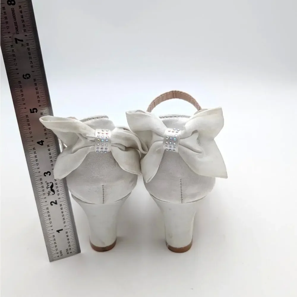 Badgley Mischka Slip-On Heel Dress Shoes Girls' White Satin Size US5